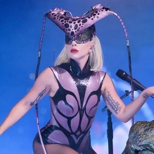 Meet your Posher, Logan